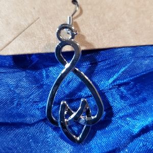 Silver Celtic dangle earrings. Great design and lightweight